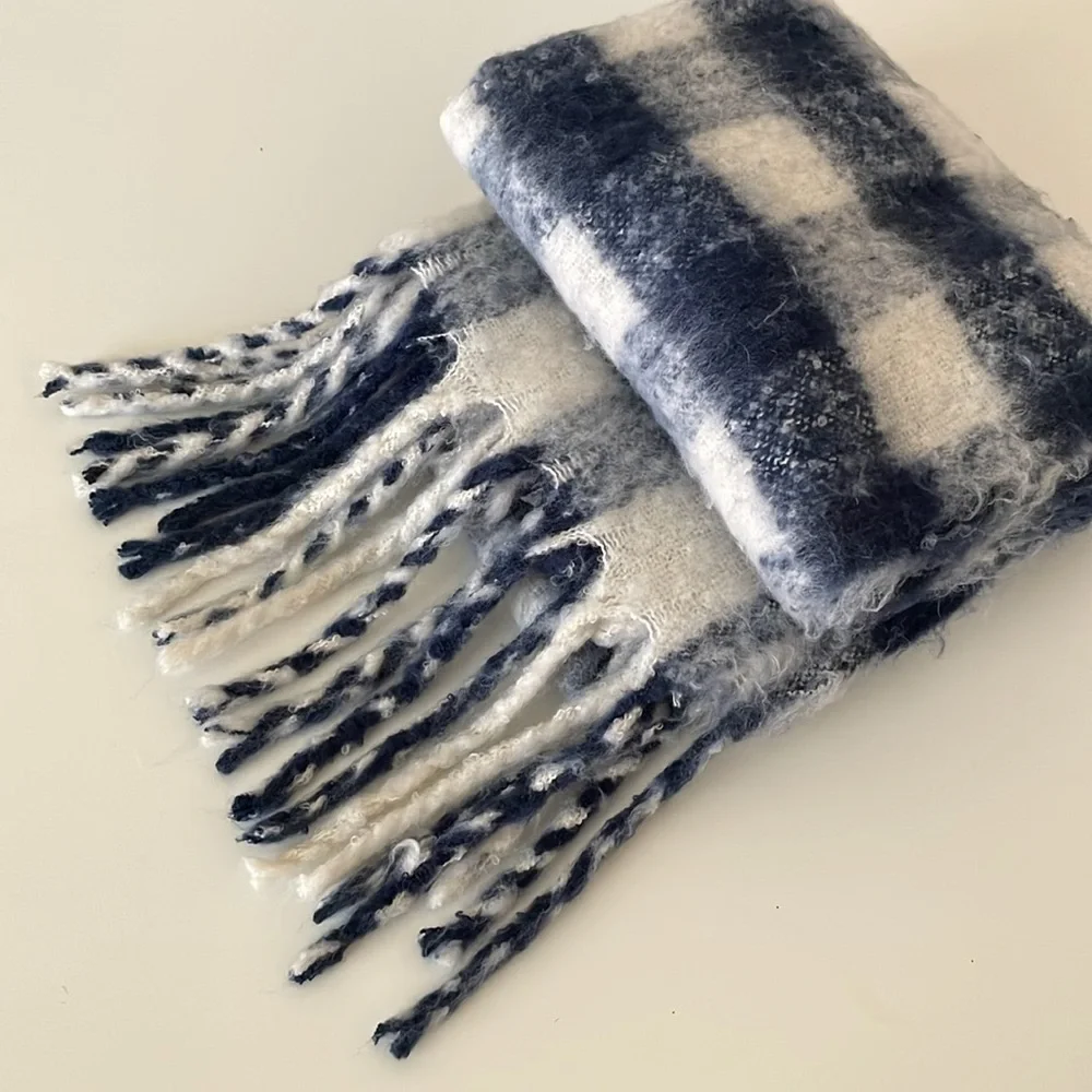 aerie furry distressed